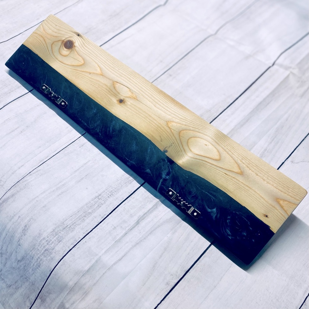 Handmade Midnight Pinewood Resin Key Rack Organizer - Picture 9 of 9
